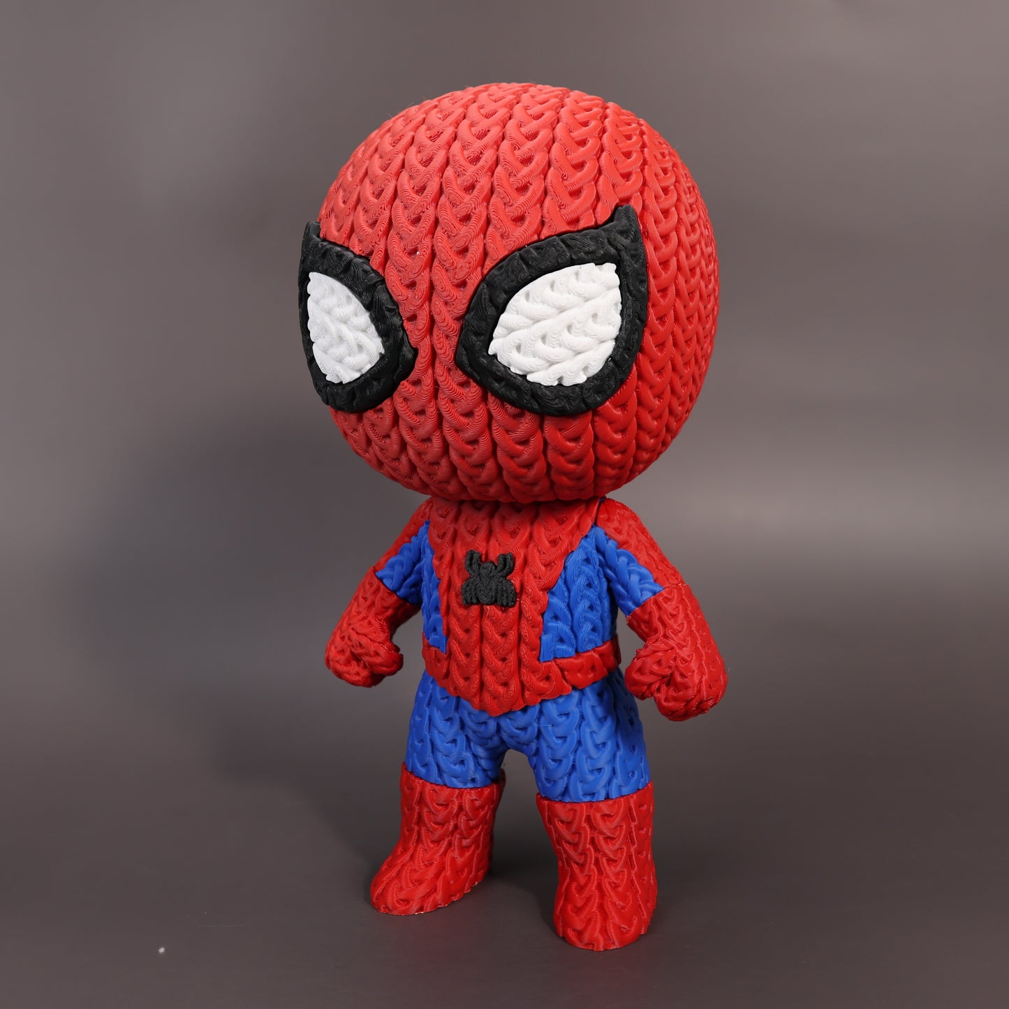 Pupazzo Spiderman effetto knitted – Figure decorativa stampata in 3D