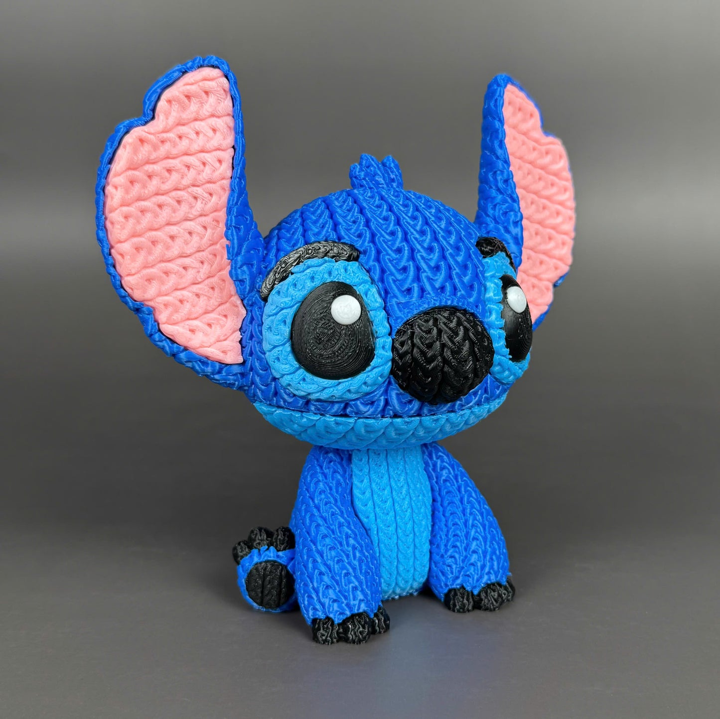 Pupazzo Stitch effetto knitted – Figure decorativa stampata in 3D