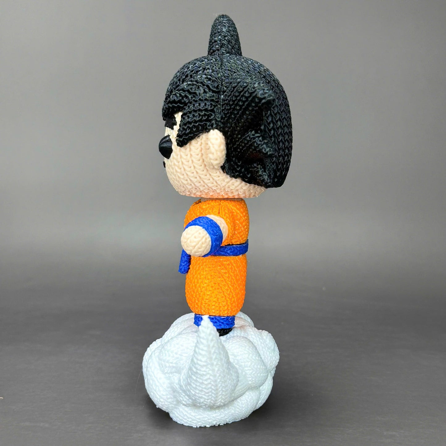 Pupazzo Goku effetto knitted – Figure decorativa stampata in 3D