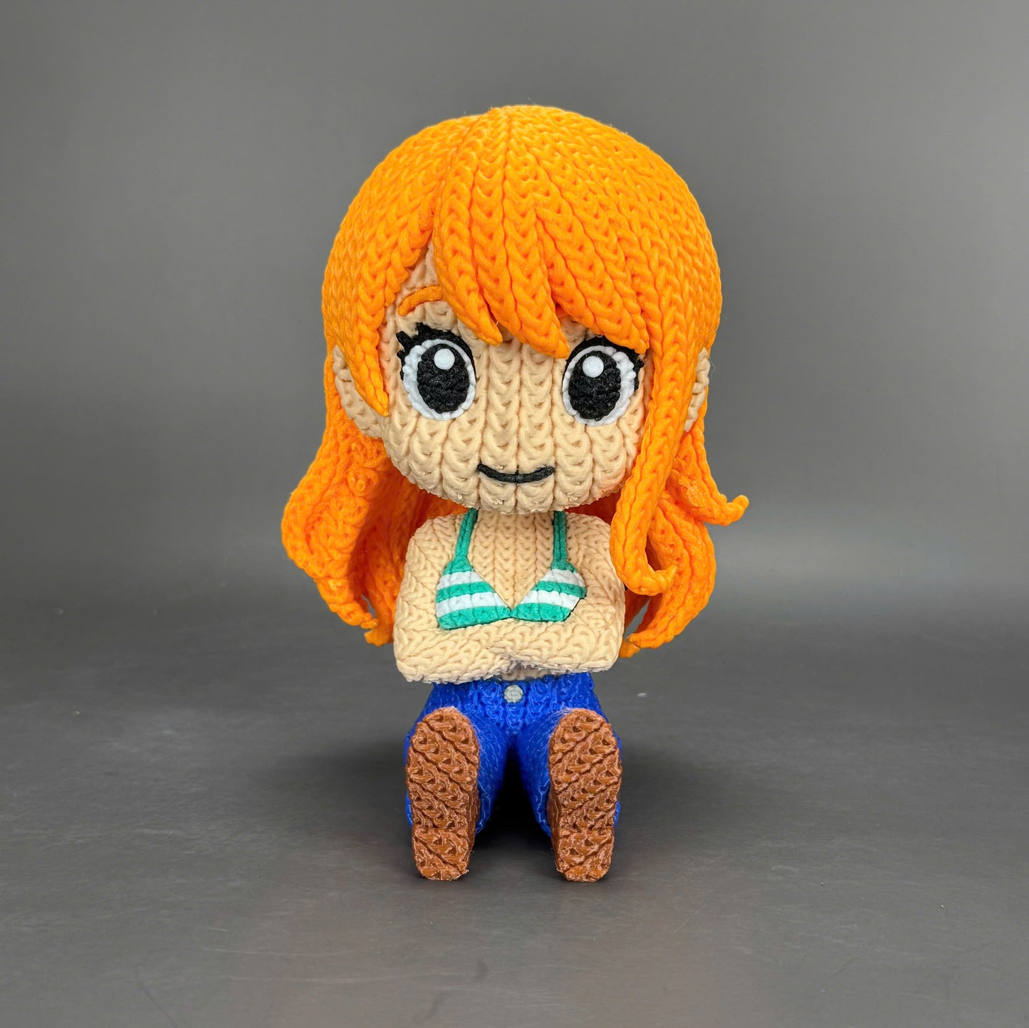 Pupazzo Nami effetto knitted – Figure decorativa stampata in 3D