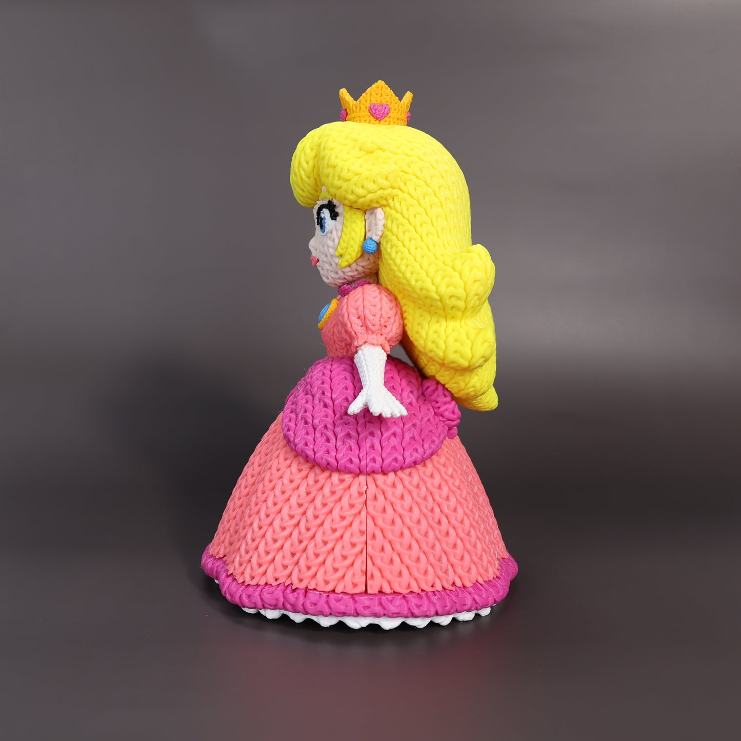 Pupazzo Principessa Peach effetto knitted – Figure decorativa stampata in 3D