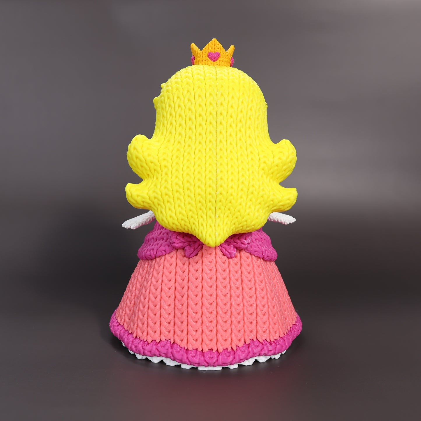 Pupazzo Principessa Peach effetto knitted – Figure decorativa stampata in 3D