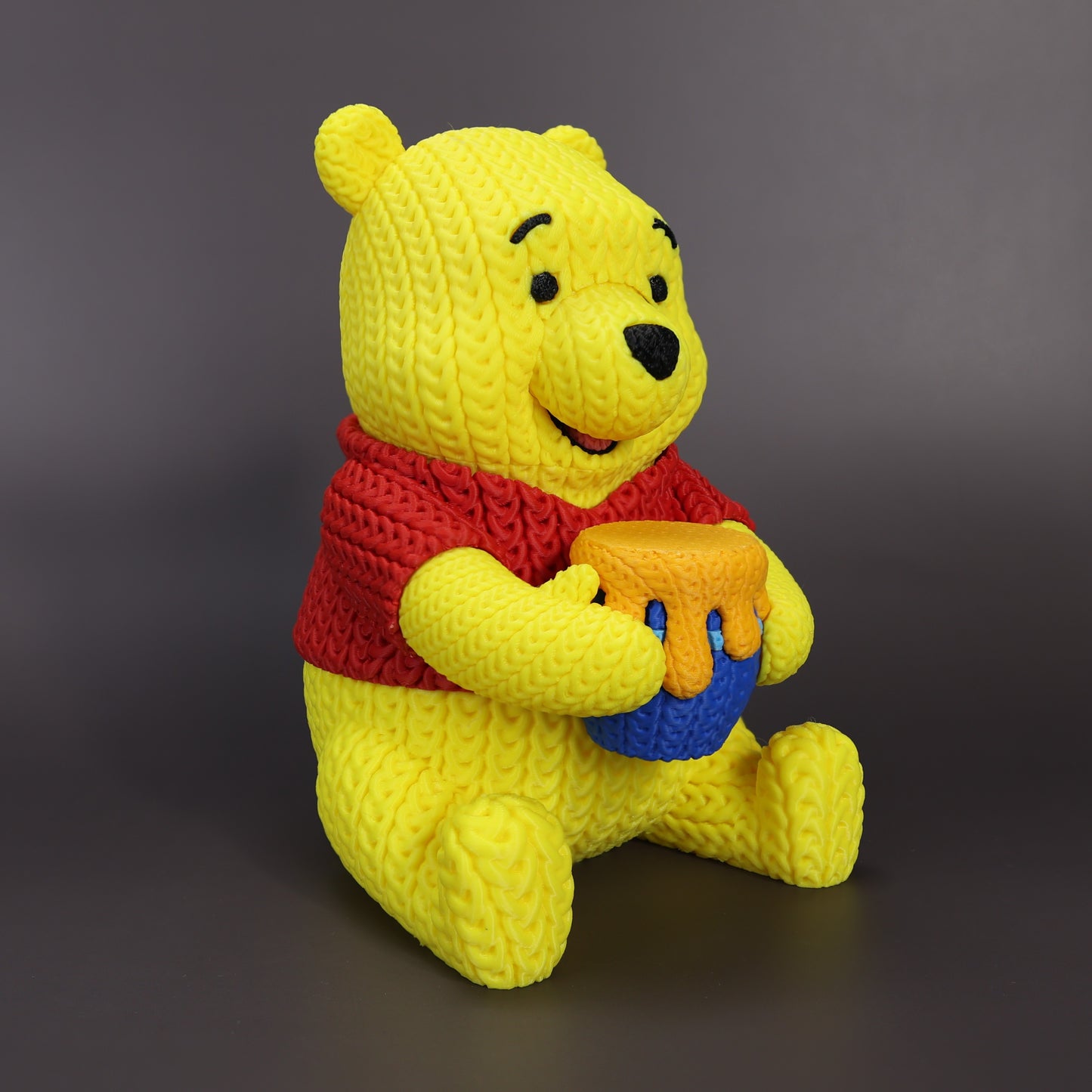 Pupazzo Winnie the Pooh effetto knitted – Figure decorativa stampata in 3D