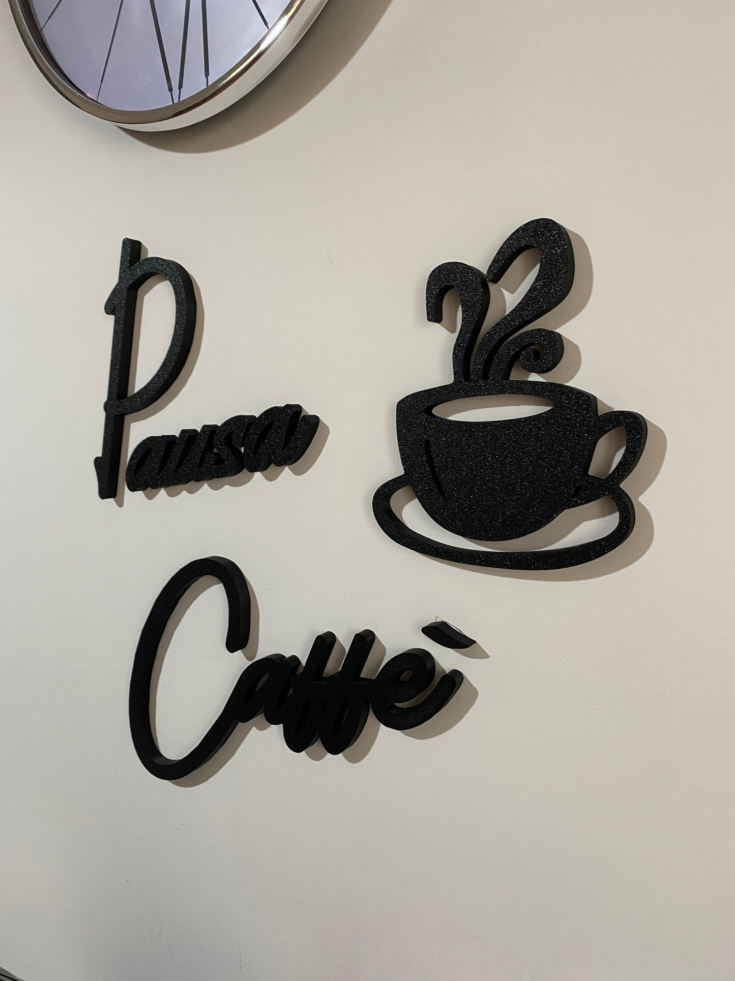 Scritta decorativa “Pausa Caffè” in stampa 3D – Decorazione murale personalizzata