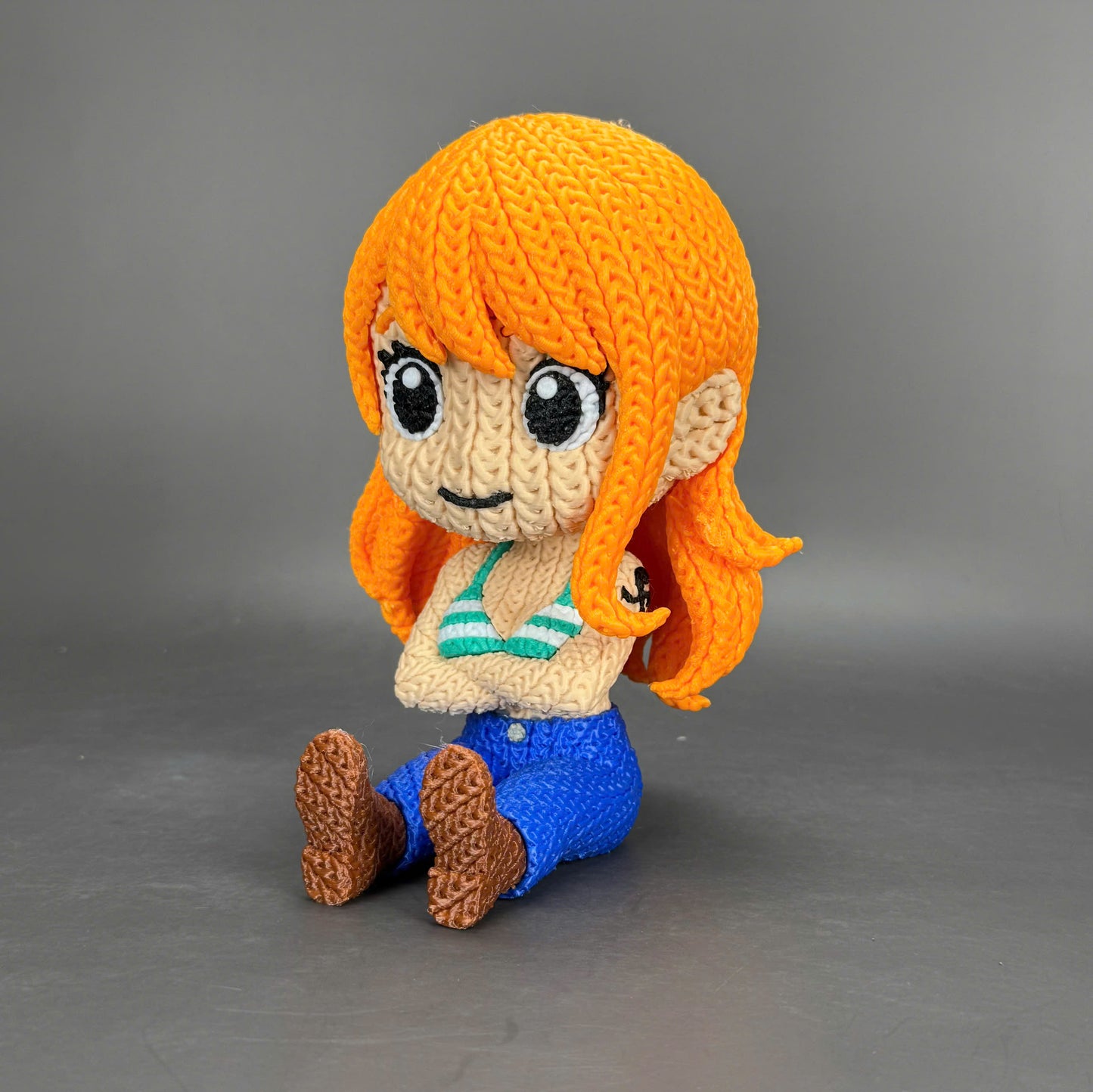Pupazzo Nami effetto knitted – Figure decorativa stampata in 3D