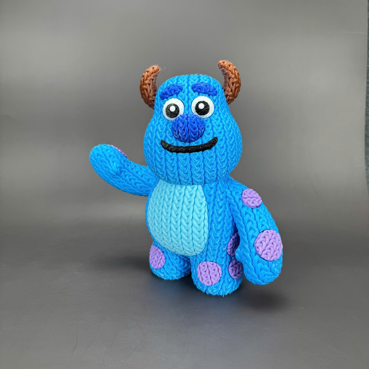 Pupazzo Sullivan effetto knitted – Figure decorativa stampata in 3D