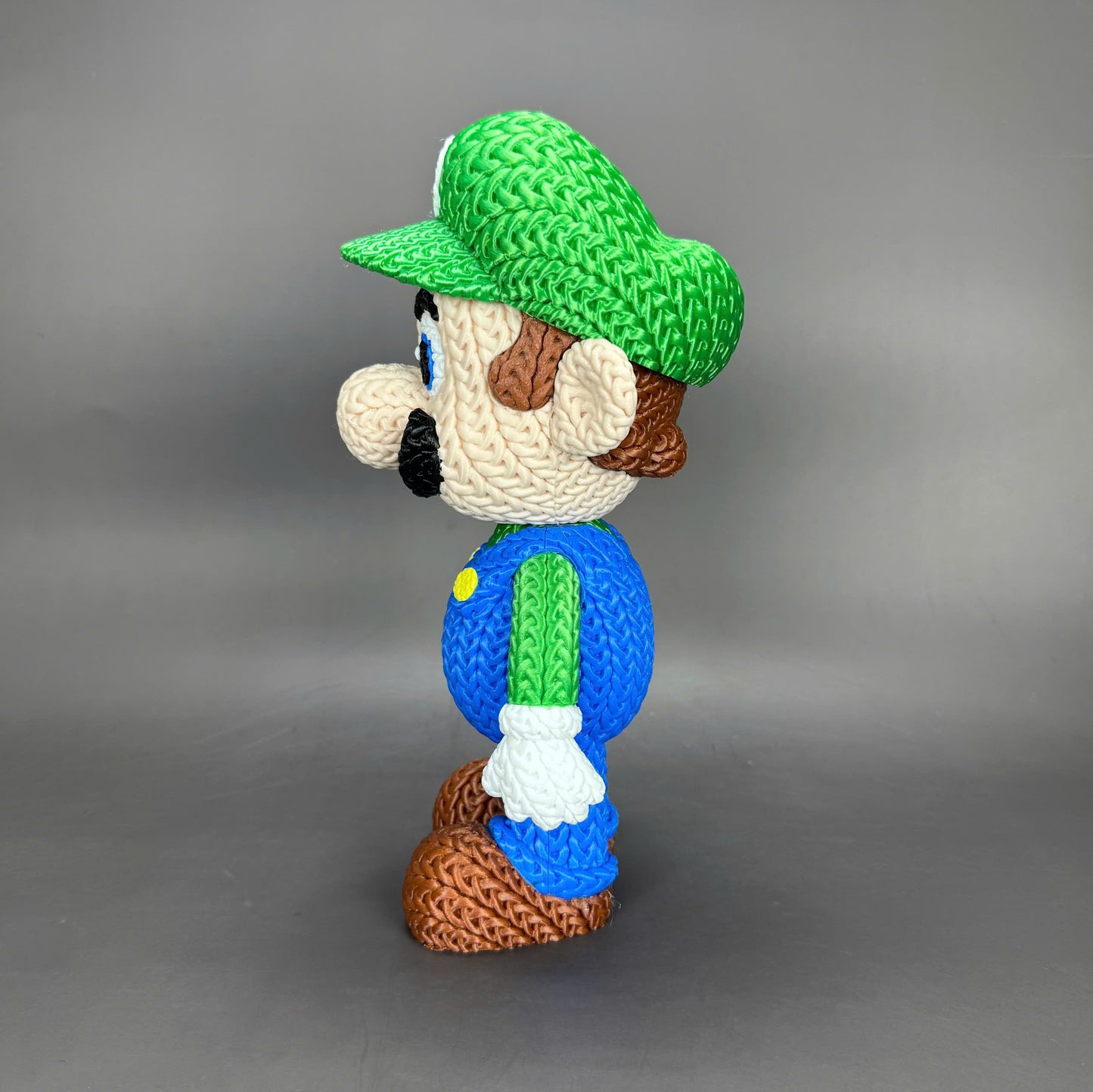 Pupazzo Luigi effetto knitted – Figure decorativa stampata in 3D