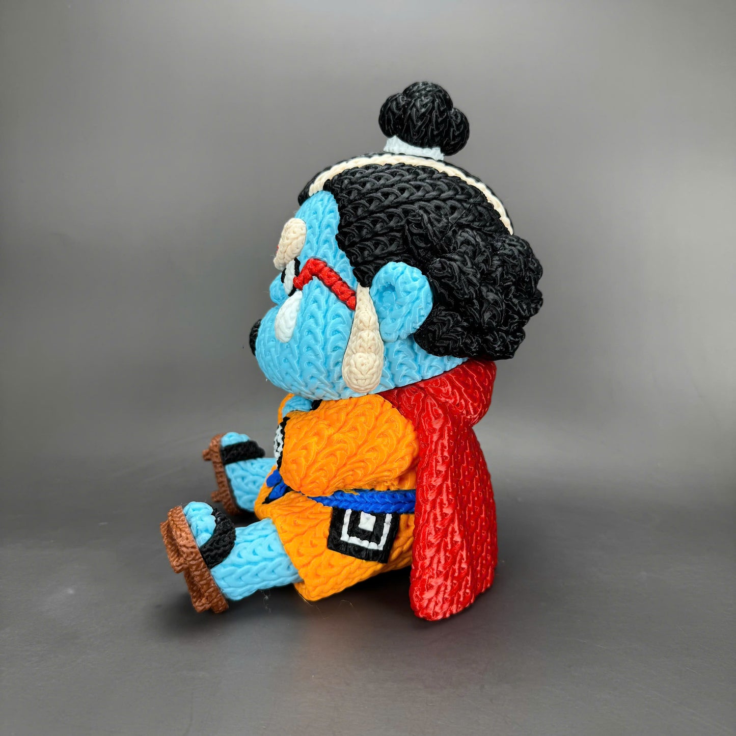 Pupazzo Jinbe effetto knitted – Figure decorativa stampata in 3D